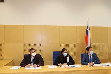 Senat v prvem polfinalu